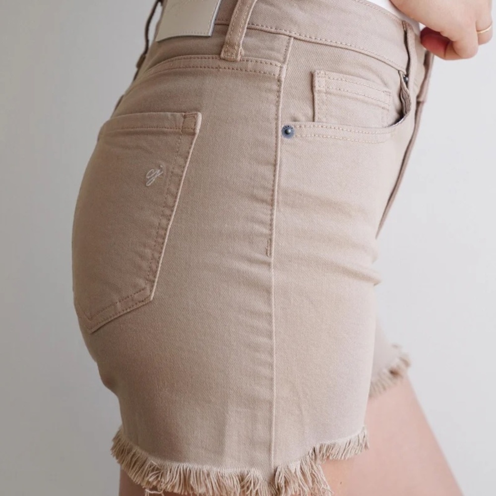 Carly Jean Revy Shorts - Picture 5 of 8